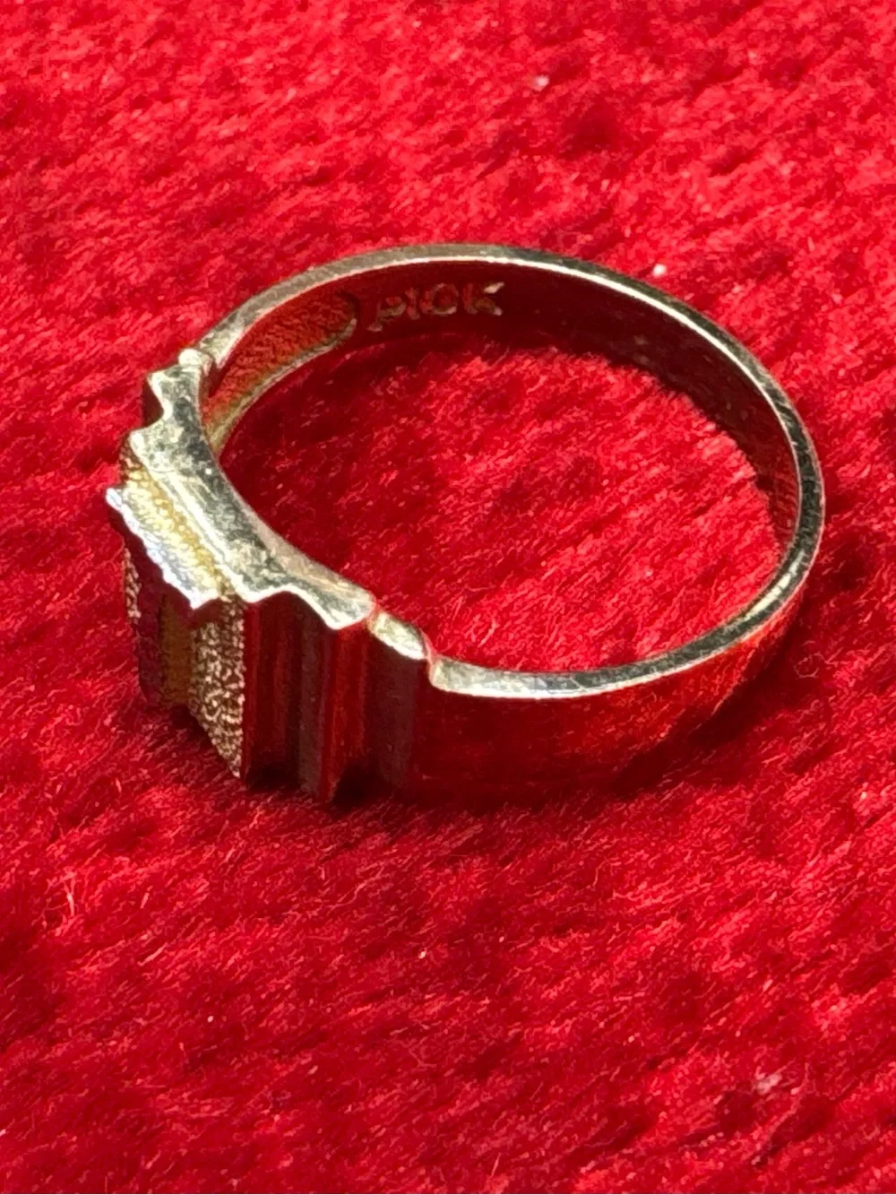 10K Yellow Gold Baby Ring Letter T Size 3 1.2g Initial Signet Ring